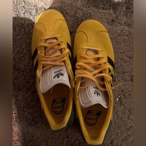 Adidas original size 8.5 men